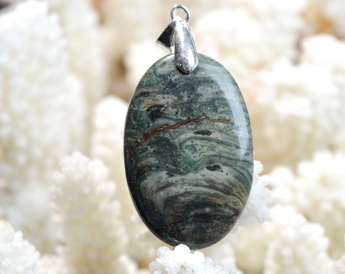 53 carat fuchsite ruby - natural stone cabochon pendant - India / EC12