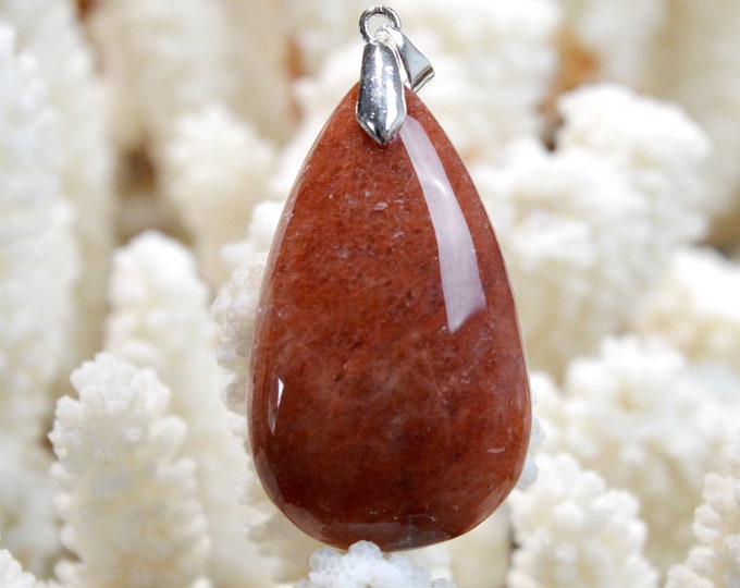 77 carat red moss agate - natural stone cabochon pendant - Indonesia / FE76
