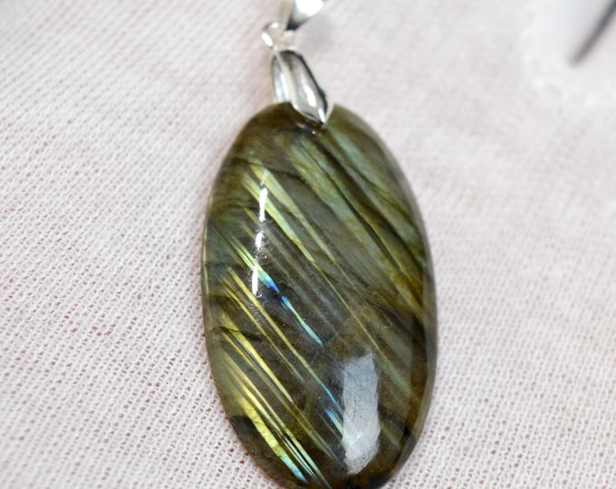 50 carat Labradorite - natural stone cabochon pendant - Madagascar / GC41