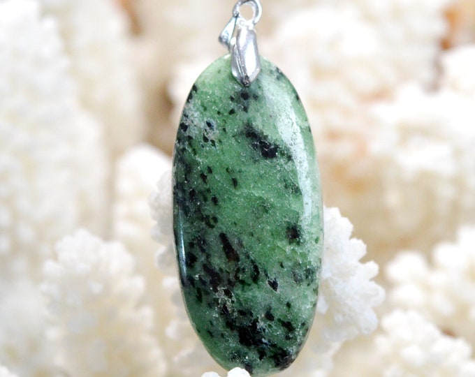 Zoisite 51 carats - natural stone cabochon pendant - Tanzania // DQ56