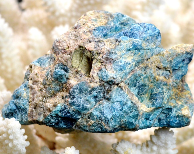 Blue apatite - 302 grams - Betroka, Anosy, Madagascar