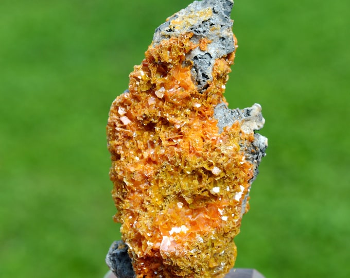 Wulfenite 103 grams - Aïcha bel Lahcen, Amersid, Aït Oufella Caïdat, Midelt Circle, Midelt Province, Drâa-Tafilalet Region, Morocco