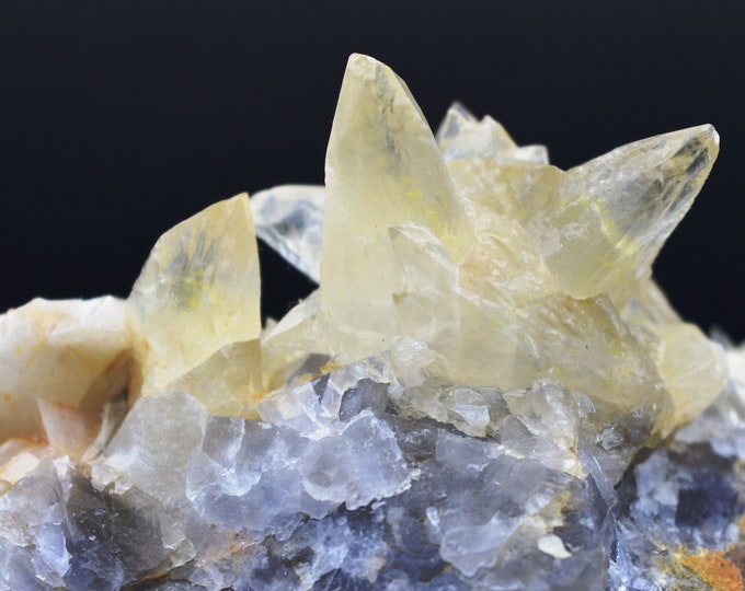 Calcite & fluorite 535 grams - Loralai District, Balochistan Region, Pakistan