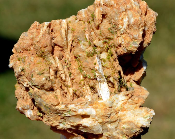 Pyromorphite & Baryte 535 grams - Les Farges, Ussel, Correze, France