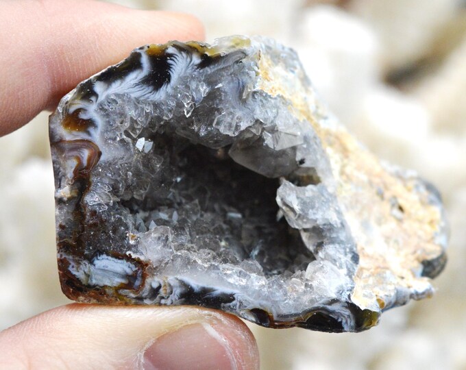 Quartz & Chalcedony Agate "Geodinhos" 64 grams - Barros Cassal, Rio Grande do Sul, Brazil