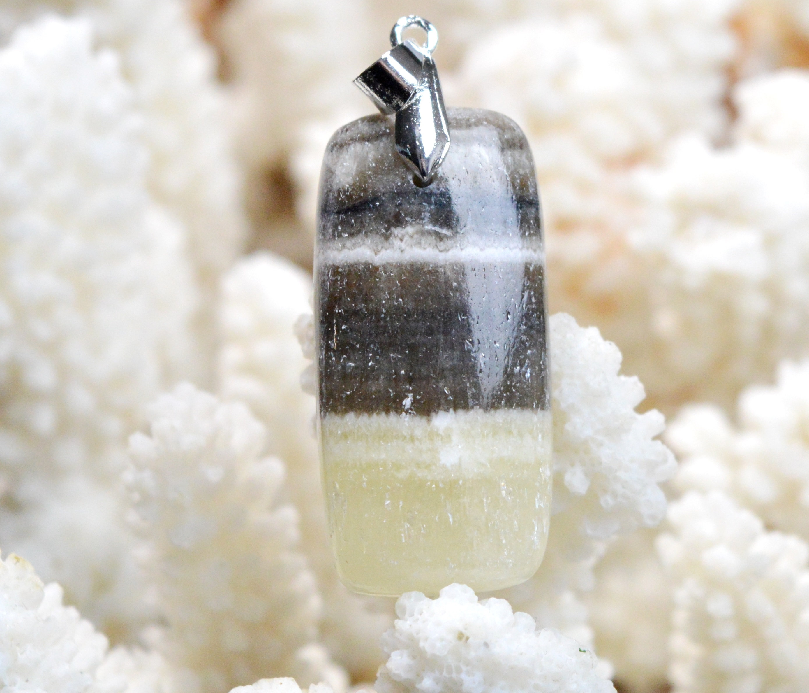 47 carat calcite - natural stone cabochon pendant - Mexico / EJ61