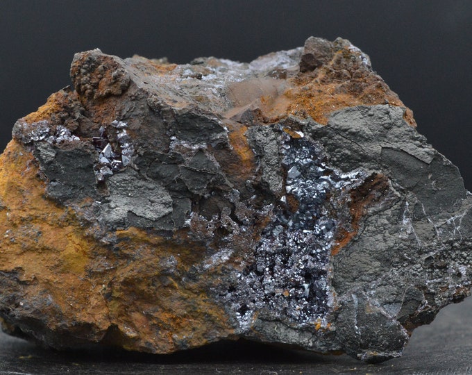 Cuprite 143 grams - Chengmenshan Mine, Jiujiang Co., Jiujiang, Jiangxi, China