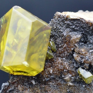 Cozzo Disi Mine Sicily 55.75 ct Italy Sulphur