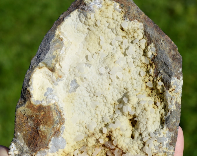 Calcite & Gyrolite Phillipsite 635 grams - Basalt Quarry, Châteaugay, Clermont-Ferrand, Puy-de-Dôme, Auvergne-Rhône-Alpes, France