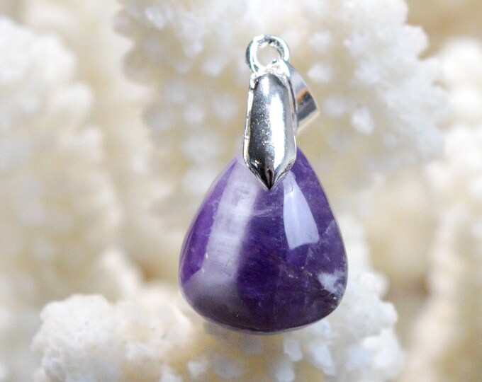 13 Carat Chevron Amethyst - Natural Gemstone Cabochon Pendant - India / EZ76