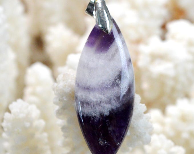 39 carat chevron amethyst - natural stone cabochon pendant - India / FW29