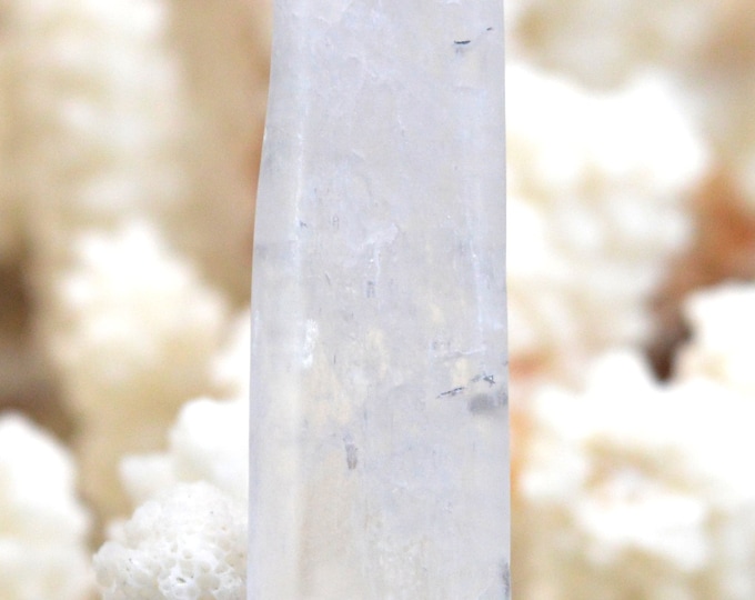 Kunzite 65 carats - natural stone pendant - Pakistan // Ref S33