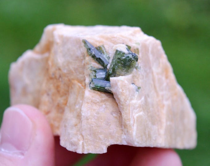 Orthoclase & Tourmaline var. Elbaite 150 grams - Urubu mine, Monte Belo, Itinga, Minas Gerais, Brazil