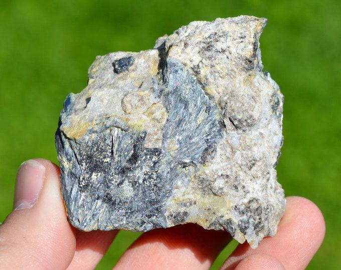 Stibnite 152 grams - Massiac, Saint-Flour, Cantal, Auvergne-Rhône-Alpes, France