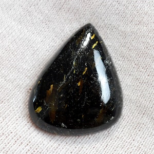 Nuummite 54 carats - cabochon pierre naturelle - Nuuk, Groenland