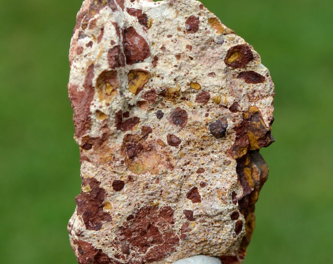 Nodular bauxite, 82 grams - Loupian, Montpellier, Hérault, Occitanie, France