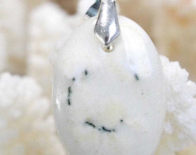 32-carat solar quartz - natural stone cabochon pendant - Brazil // REF X70