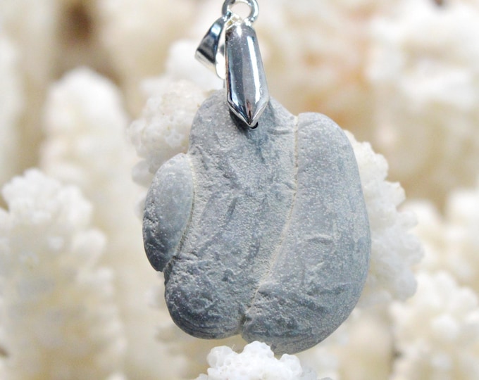 27 Carat Fairy Stone - Natural Stone Pendant - Canada / FT44