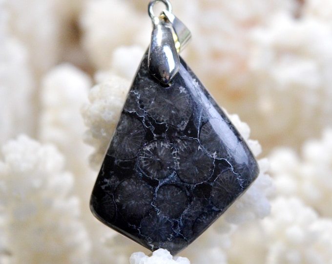 35 carat fossil coral - natural stone cabochon pendant - Indonesia /FP87