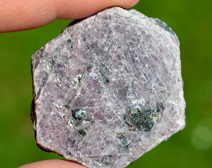 Corundum var. ruby 91 grams - Gogogogo, Ampanihy, Atsimo-Andrefana, Madagascar