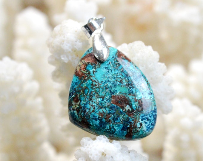 Shattuckite & Goethite 21 carats - natural stone cabochon pendant - Opuwo Rural, Kunene Region, Namibia / FO13