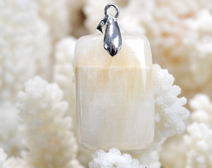 Aragonite 43 carats - natural stone cabochon pendant - Namibia // DH34