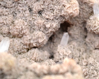 Rhodochrosite & quartz - 742 grams - Cavnic, Romania