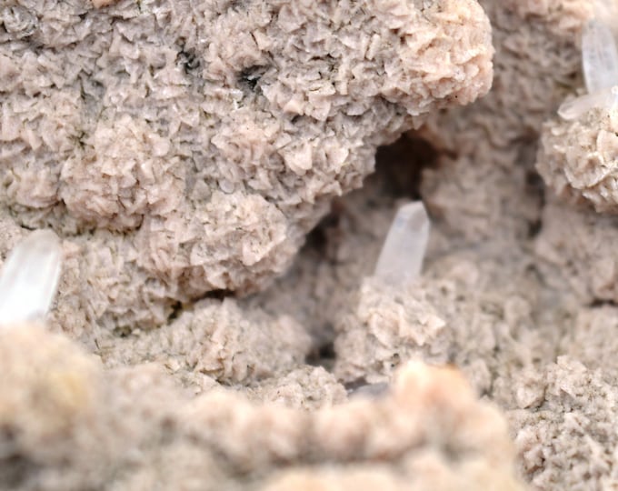 Rhodochrosite & quartz - 742 grams - Cavnic, Romania