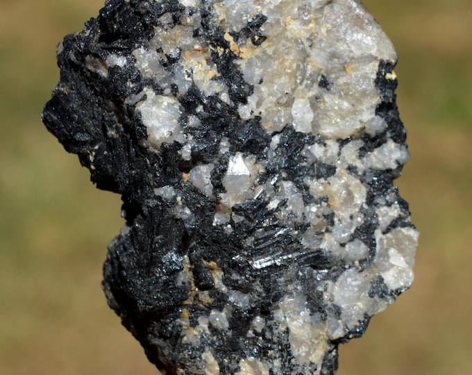 Tourmaline Schorl & Quartz 94 grams - Saint-Chély-d'Apcher, Mende, Lozère, Occitanie, France