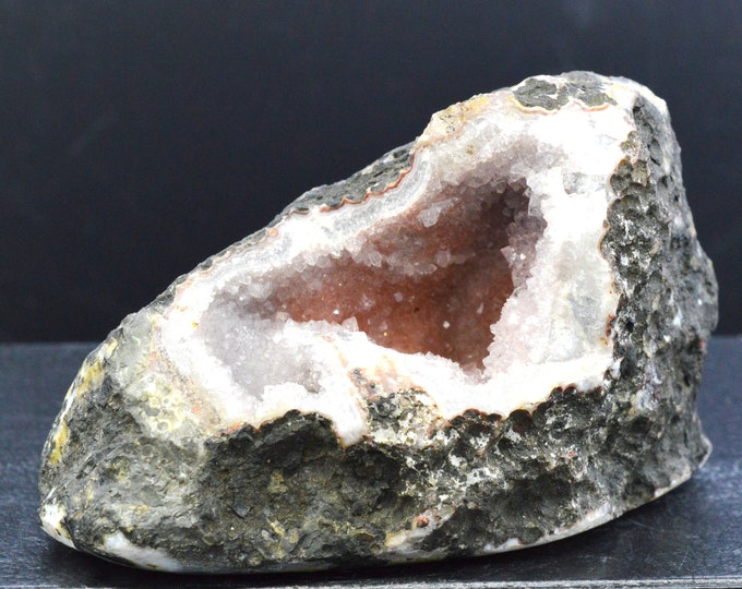 Agate & Amethyst 665 grams - Sidi Rahal, El Kelaâ des Sraghna Province, Marrakesh-Safi Region, Morocco