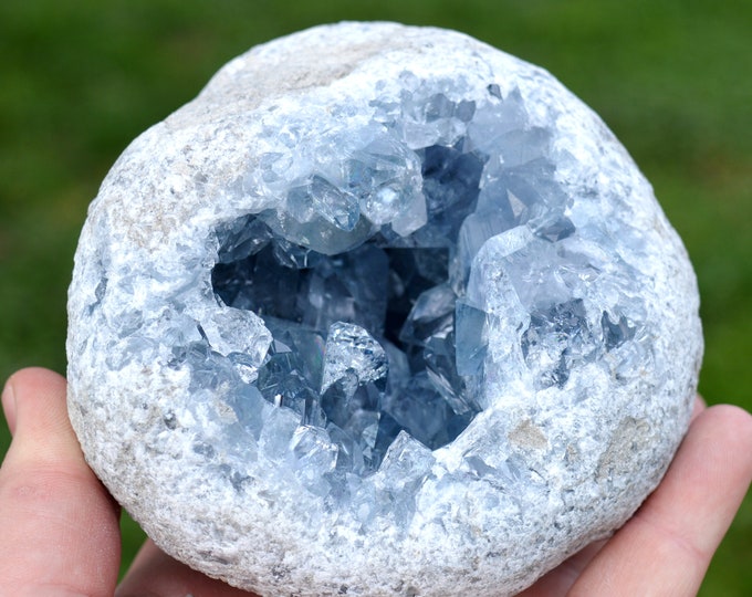 Celestine 1930 grams - Sakoany deposit, Katsepy, Mitsinjo, Boeny, Madagascar