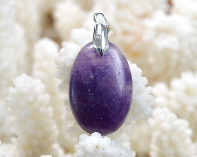 28 carat Lepidolite - natural stone cabochon pendant - Brazil / EY87
