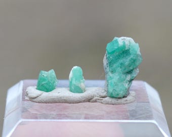 Beryl var. Emerald 0.6 grams - Chivor Mine, Chivor, Boyacá Department, Colombia