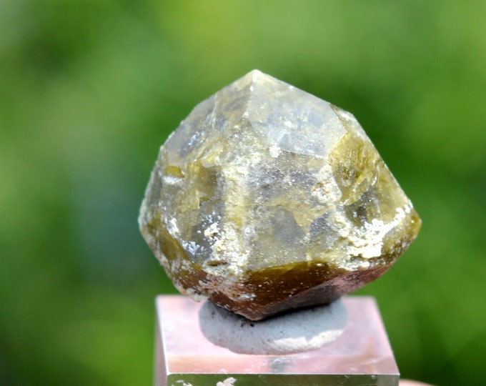 Grossular garnet - 18 grams - Vilyui River Basin, Mirninsky District, Sakha, Russia