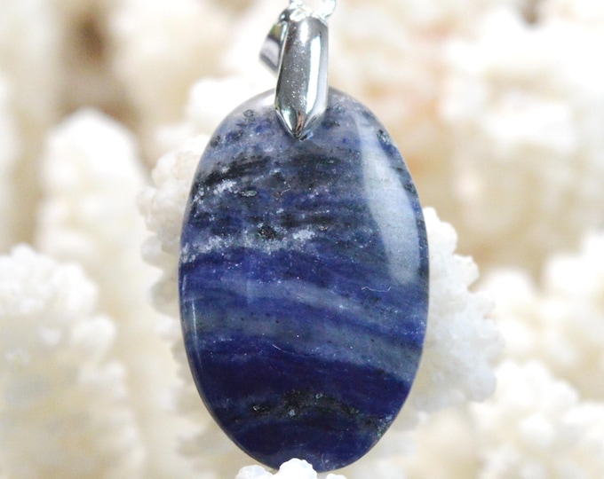 30-carat Sodalite - natural stone cabochon pendant - Namibia / FX26