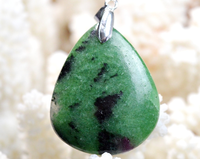 Ruby zoisite - 61 carats - natural stone cabochon pendant - Tanzania // CY53