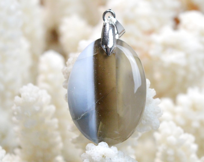 37 Carat Owyhee Opal - Natural Gemstone Cabochon Pendant - USA / FB60