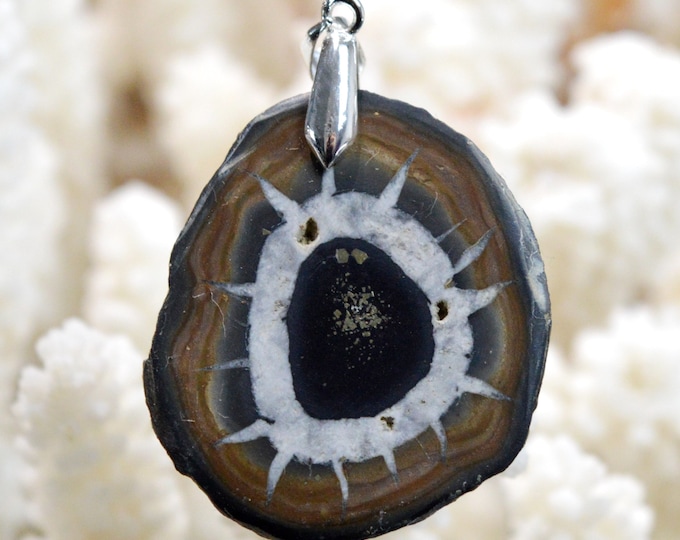 Septaria 89 carats - natural stone half geode pendant - Morocco / FO48