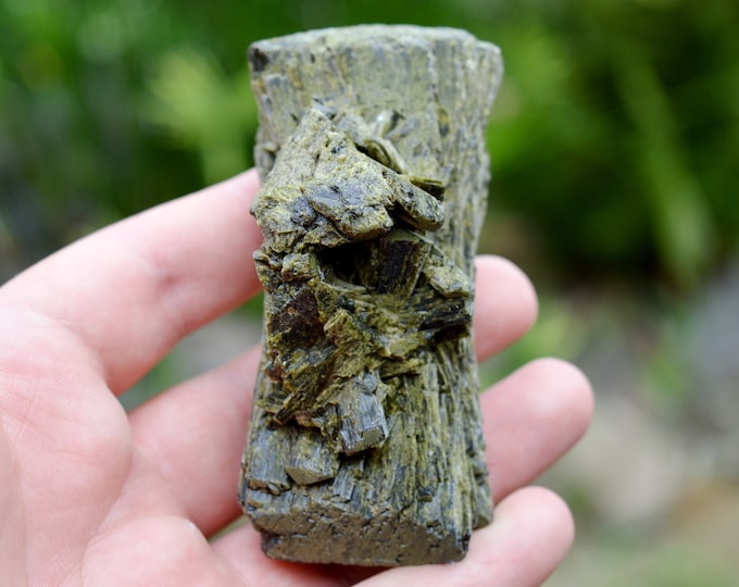Epidote 280 grams - Bafoulabé Circle, Kayes Region, Mali
