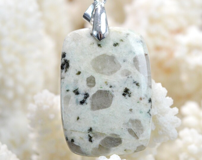 47 Carat Kiwi Jasper - Natural Gemstone Cabochon Pendant - New Zealand // DO11