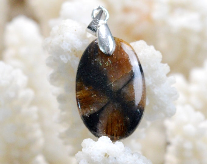 Chiastolite 18 carats - natural stone cabochon pendant - USA / FN55