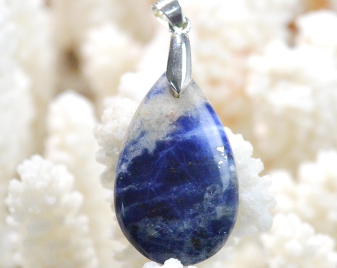 28-carat Sodalite - natural stone cabochon pendant - Namibia / FX30