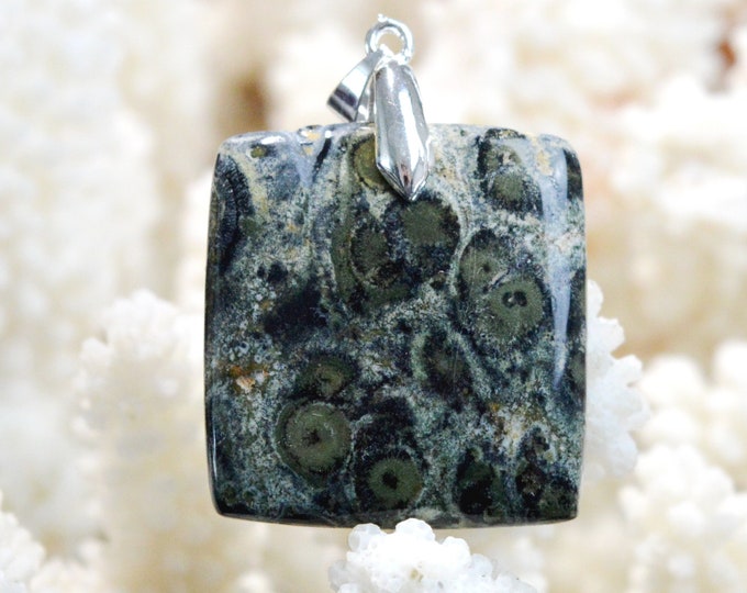 Rhyolite 52 carats - natural stone cabochon pendant - Iceland / EU57