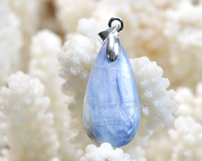 Kyanite Kyanite Disthene 18 carats - natural stone pendant - Brazil / FI1