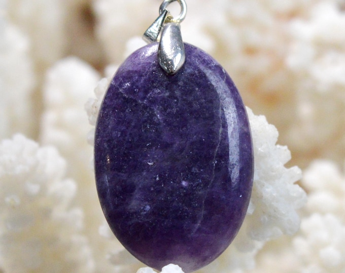 28-carat Lepidolite - natural stone cabochon pendant - Brazil / FY75