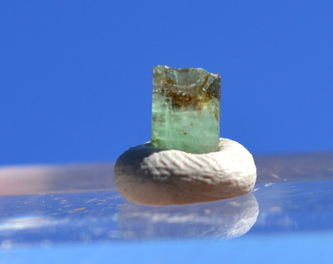 Emerald 1.7 carats - Bazarak District, Panjshir, Afghanistan