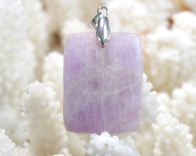 Kunzite 75 carats - natural stone cabochon pendant - Pakistan / FL32