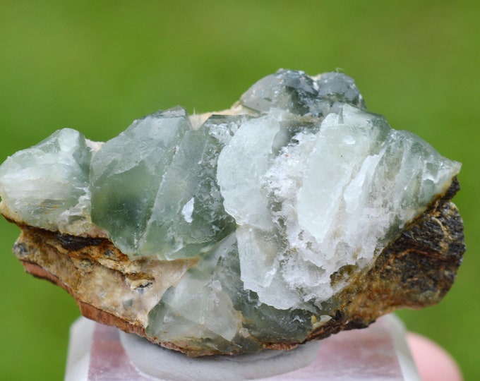 Prehnite 47 grams - La Combe de la Selle, Saint-Christophe-en-Oisans, Grenoble, Isère, Auvergne-Rhône-Alpes, France