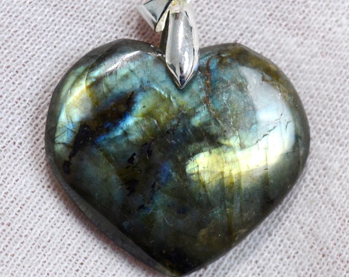 Labradorite 62 carats - pendentif cabochon pierre naturelle - Madagascar / FV84