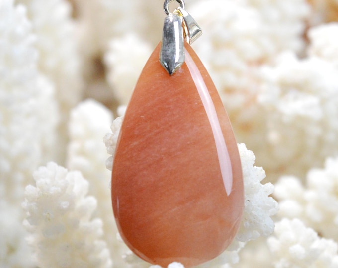 38 carat red aventurine - natural stone cabochon pendant - Canada / FQ49